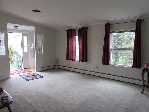 2nd image of 13 Grasswood Cir