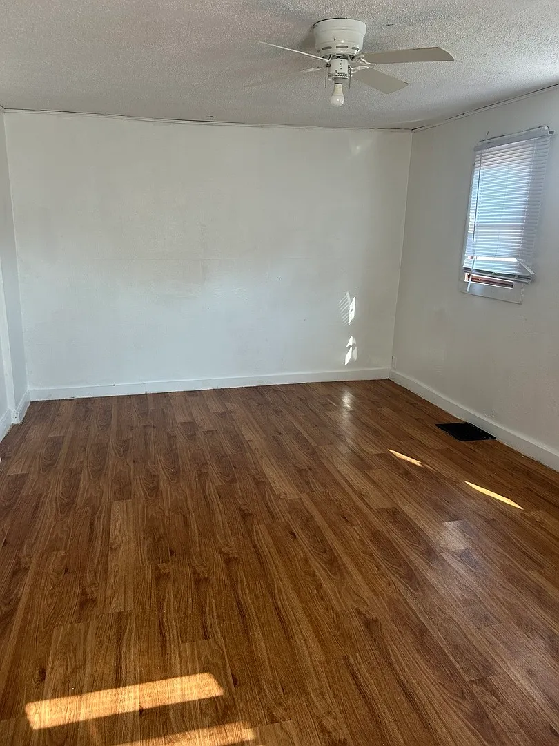 3 bed, 1068 sqft, $1,245 — Photo 3