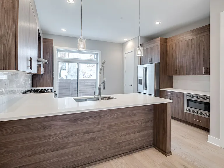 326 Fairmount Ave — Photo 3