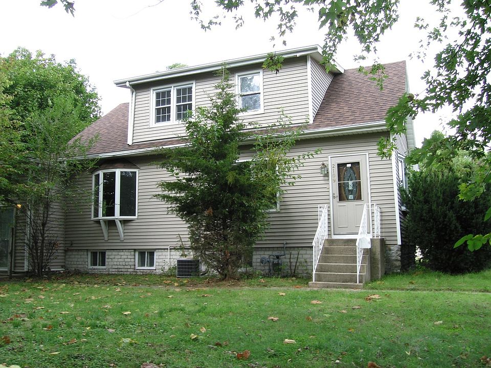 1st image of 2109 Hennepin St