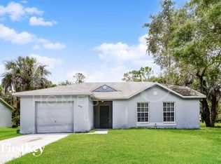 405 Calhoun St, Labelle, FL 33935