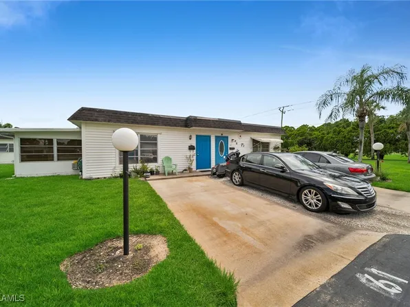 63 Tangelo Ct, Lehigh Acres, FL 33936