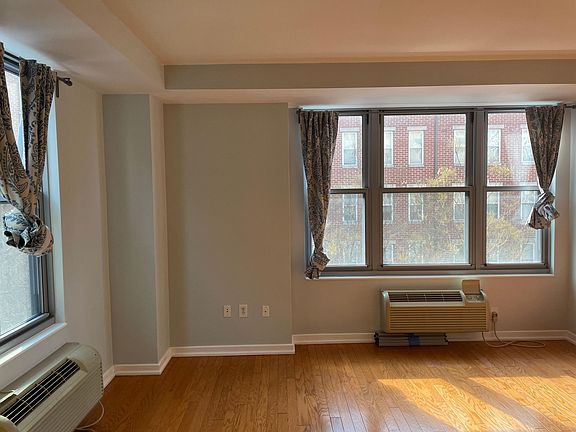 3rd image of 149 Essex St APT 4F