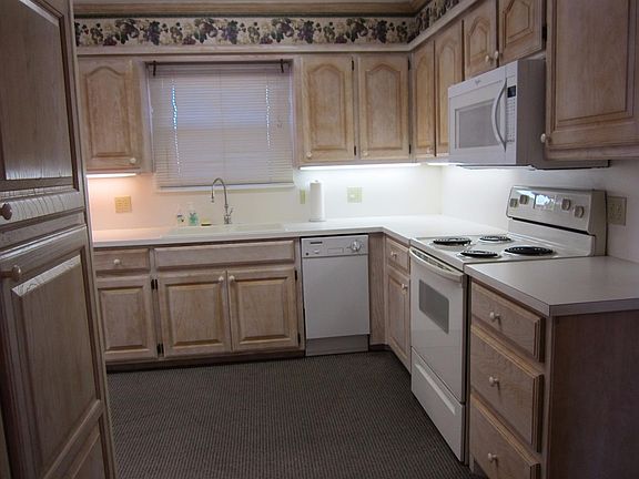 5th image of 1004 N Avenue D