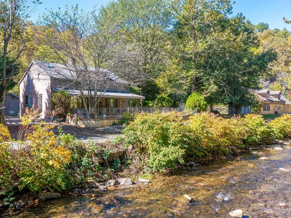 34 Riverside Dr, Barnardsville, NC 28709