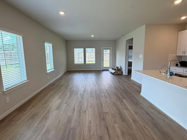 6816 Hart Oak Dr — Photo 5