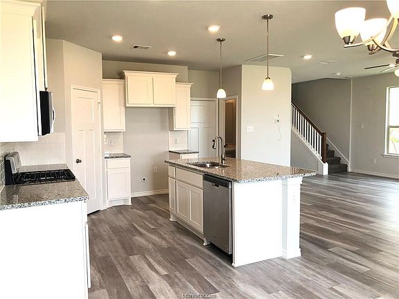 5th image of 1303 McQueeny