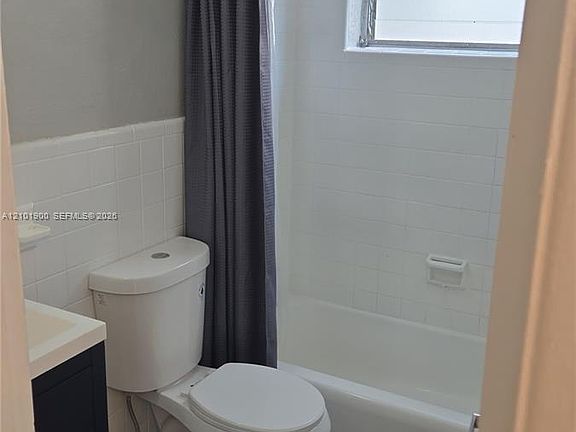 3rd image of 934 Meridian Ave APT 8