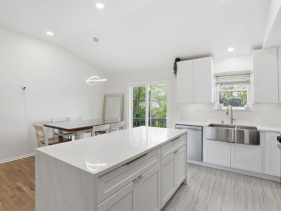 5th image of 6212 Leonard Ave