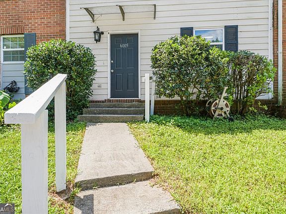 3rd image of 6005 Pat Mell Pl SE
