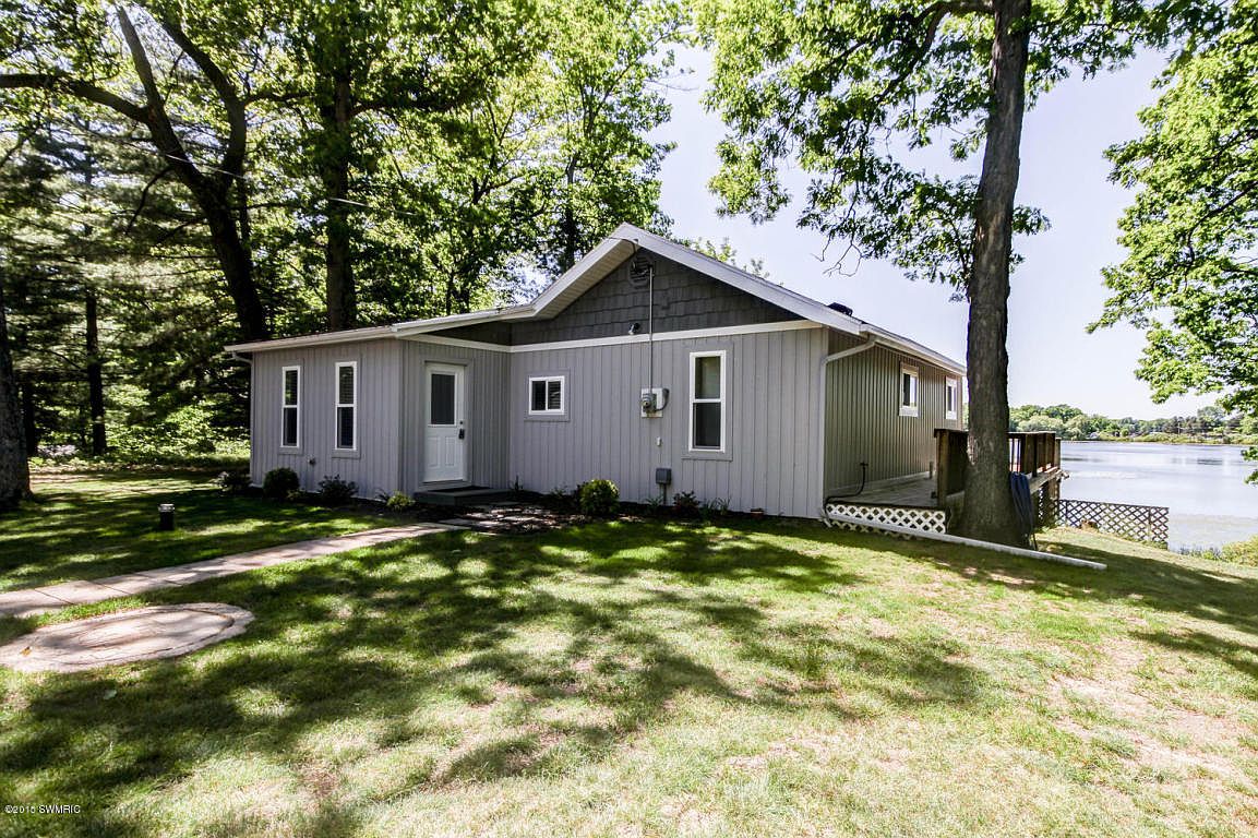 1869 Dr, Trufant, MI 49347 Zillow