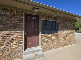 613 N Andover Rd, Andover, KS 67002
