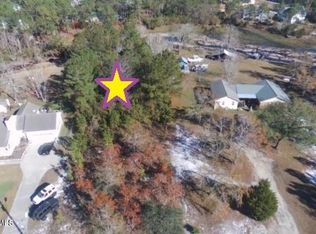 35 Pine Lake Rd, Southport, NC 28461