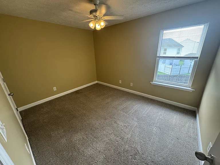 915 Tapoco Ct — Photo 11