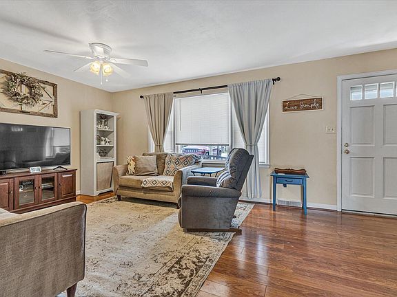4th image of 5531 N Lake Dr