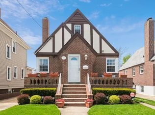 537 Beach 130 St, Rockaway Park, NY 11694