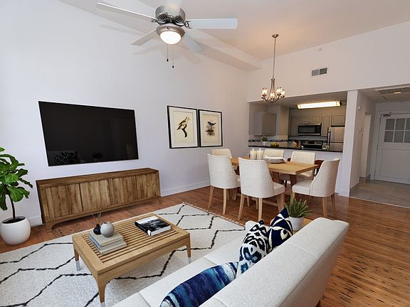 2nd image of 745 Hansell St SE #511