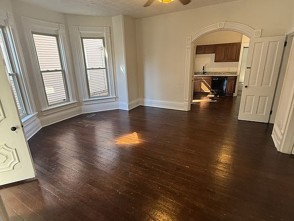 3rd image of 3334 Scranton Rd Unit 1