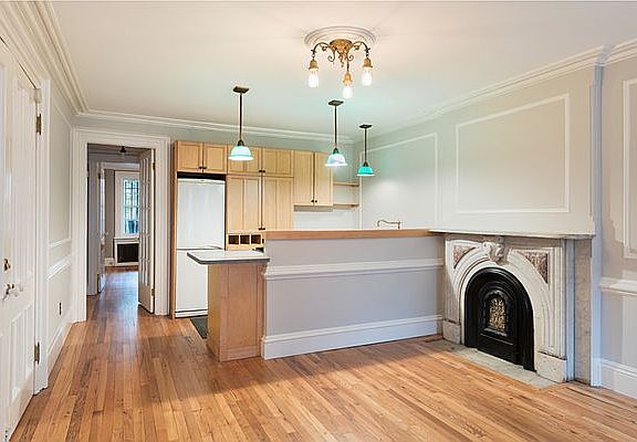 5th image of 103 Cambridge Pl