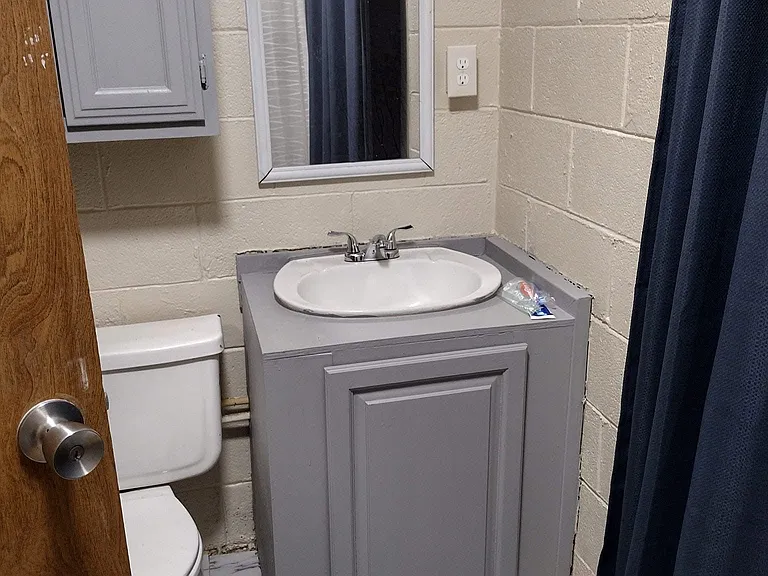 421 W Richard Ave — Photo 8