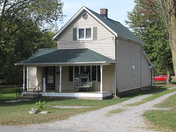 2nd image of 112 W Blagrove St