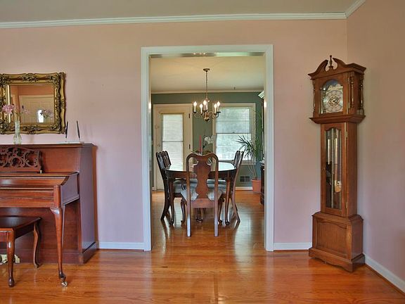 5th image of 2210 Landan Dr