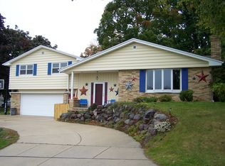407 Skyline Blvd, Green Bay, WI 54302