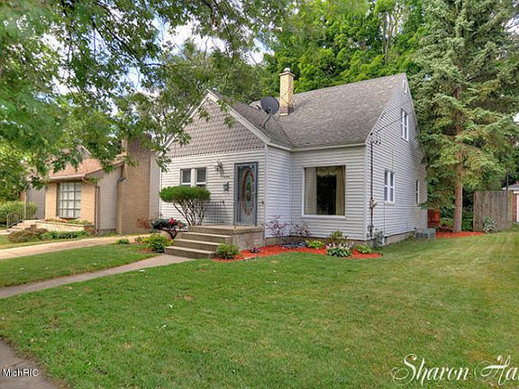 5th image of 1529 Escott Ave NW