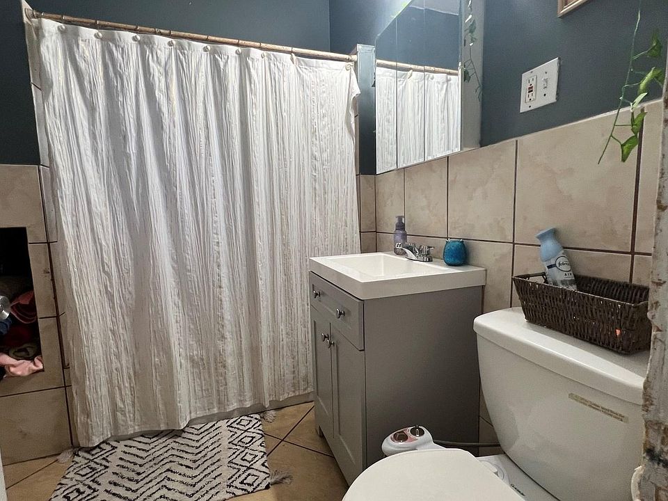 1st image of 2745 W 51st St Unit 2