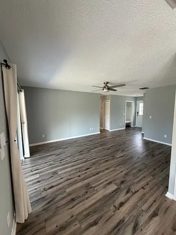 8913 Wood Lake Ct — Photo 3