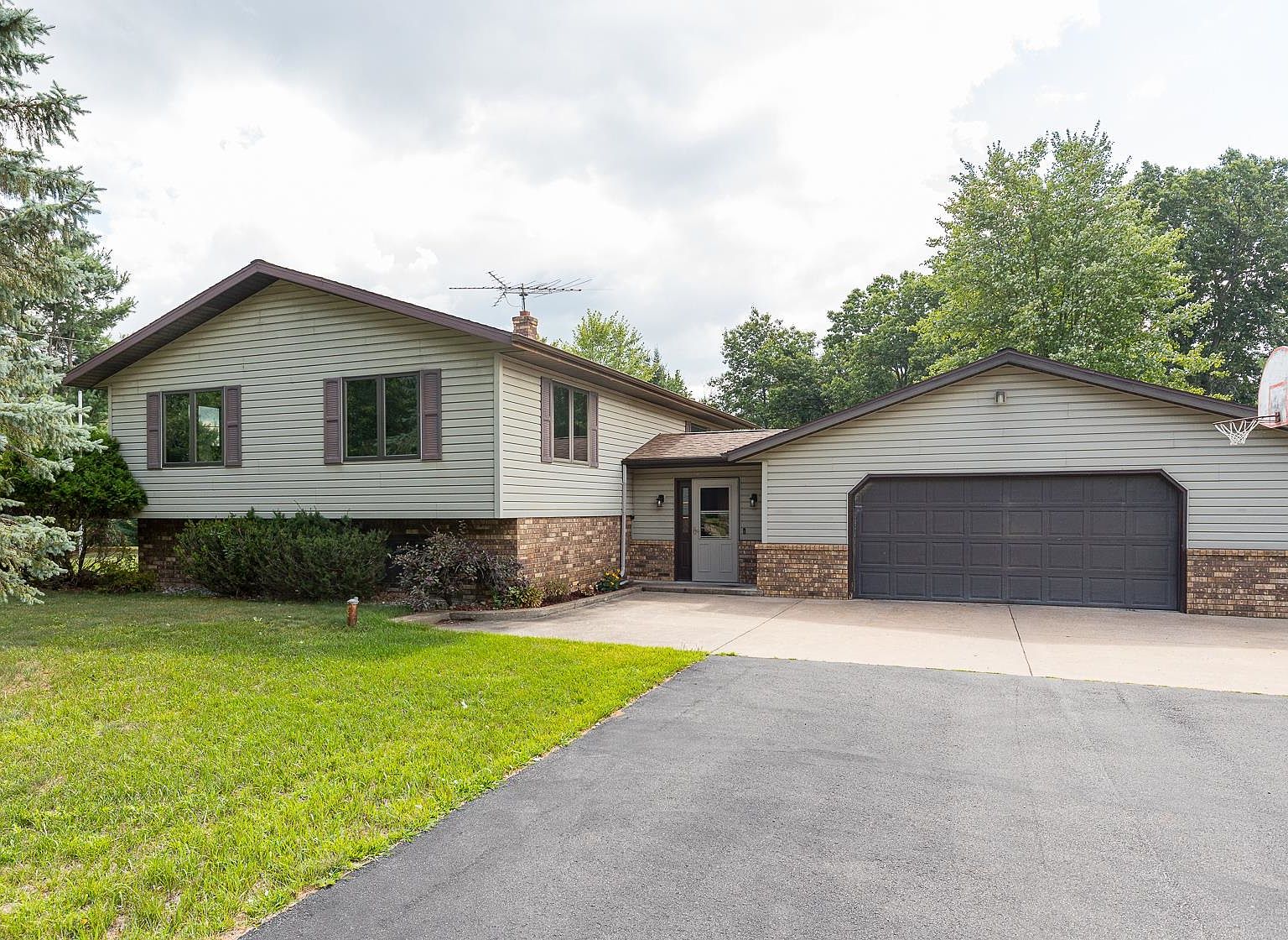 N1054 County Rd E, Waupaca, WI 54981 Zillow