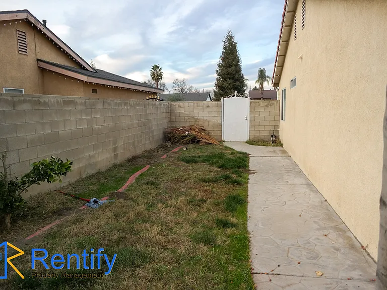 907 Ivy Trae Ln — Photo 20
