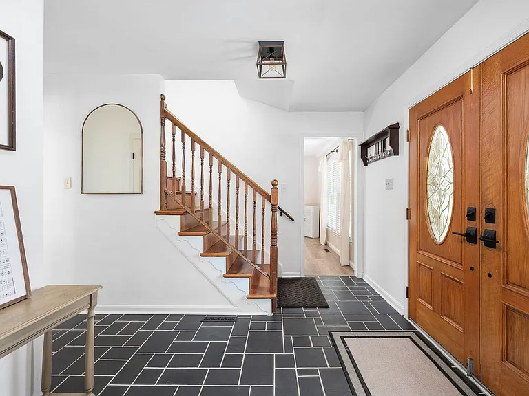 6 Roseville Ct — Photo 3