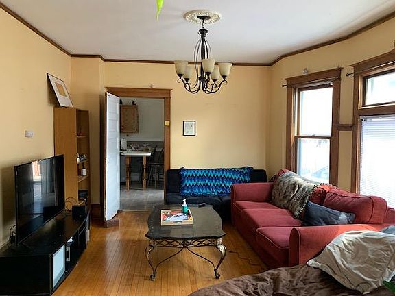 4th image of 1040 Western Ave N