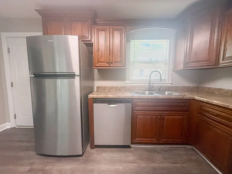 1335 Woodland Ave — Photo 8