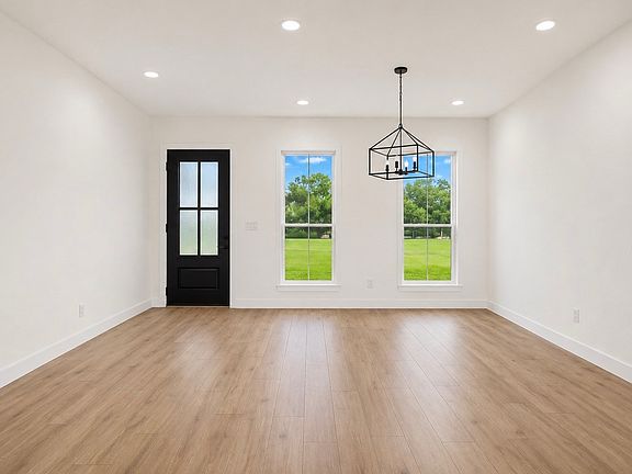 4th image of 252 Jimmy Ln