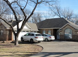 8911 Monticello Dr, Granbury, TX 76049