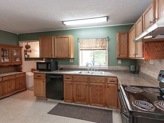 3rd image of 6139 Bluff Crest Ct