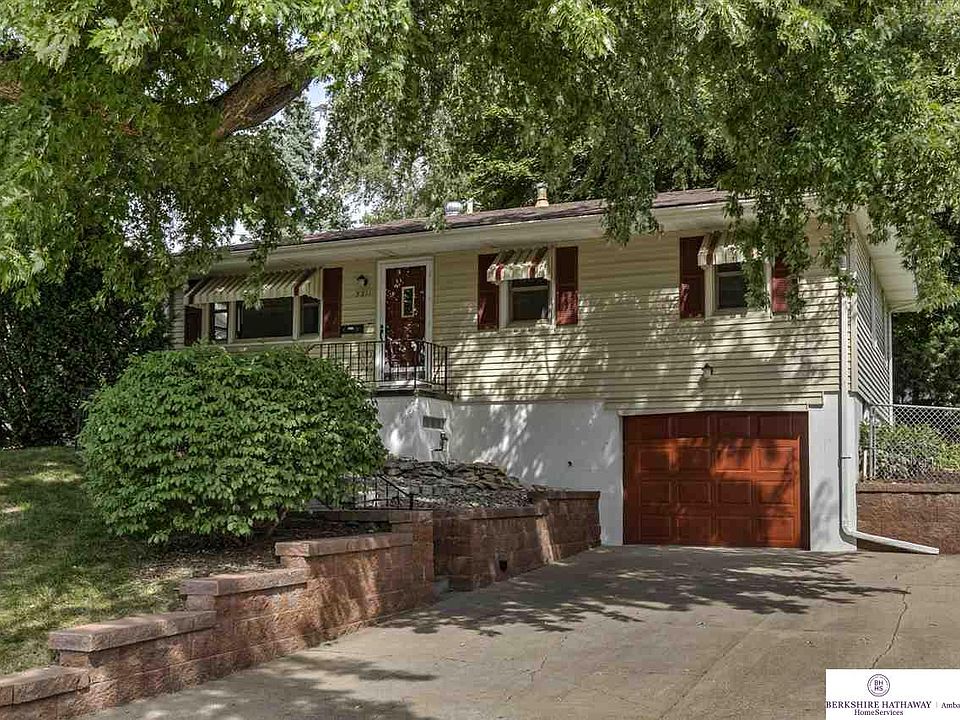1st image of 3211 S 59th St