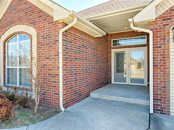 3rd image of 1308 River Birch Dr