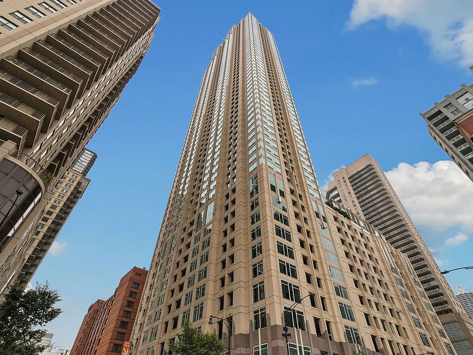 1st image of 33 W Ontario St #41EN