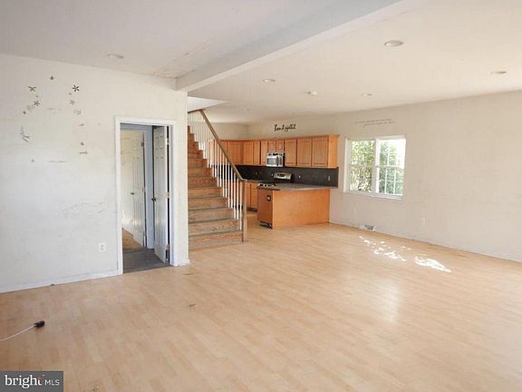 4th image of 208 S Lincoln Ave