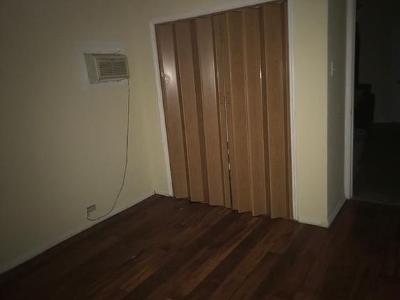 3rd image of 1803 Hodges St