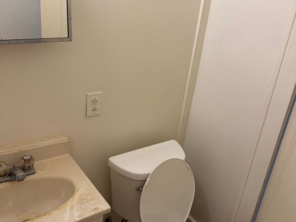 1st image of 626 W Prairie Ave APT B