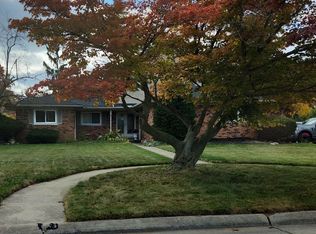 29381 Leemoor Dr, Southfield, MI 48076