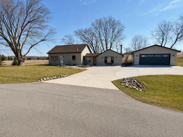 N2453 Bates ROAD, Adell, WI 53001