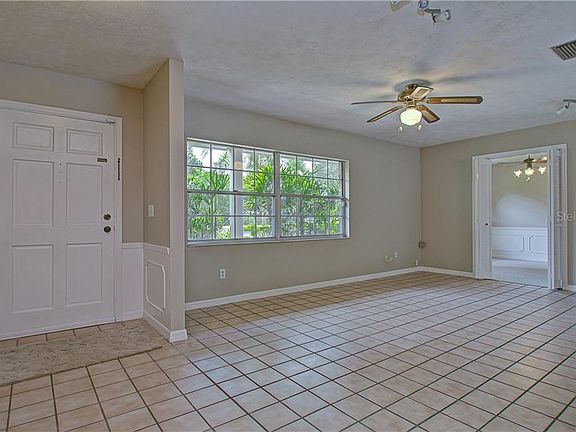 4th image of 4719 Bloomingdale Ave