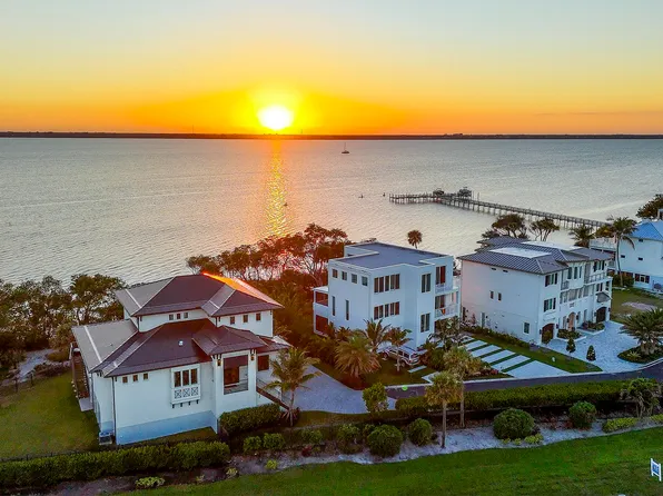 7683 Pelican Pointe Drive, Jensen Beach, FL 34957