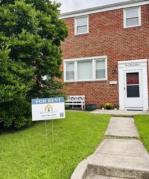 928 Circle Dr — Photo 1