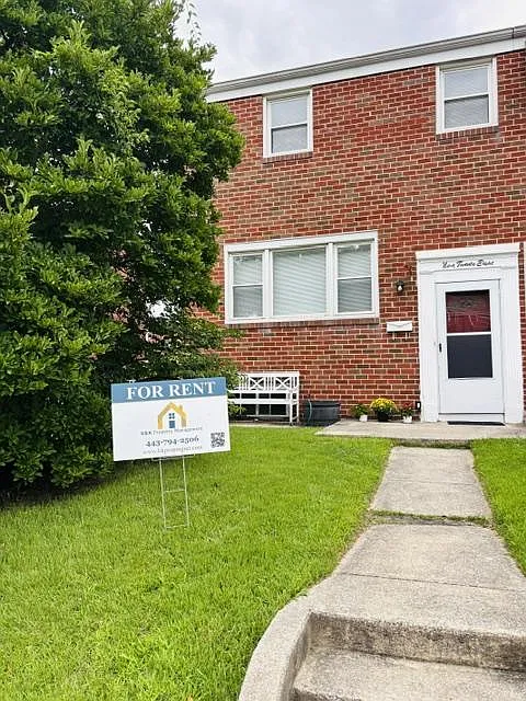 928 Circle Dr